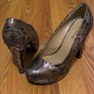 Brown and gold snake design heels